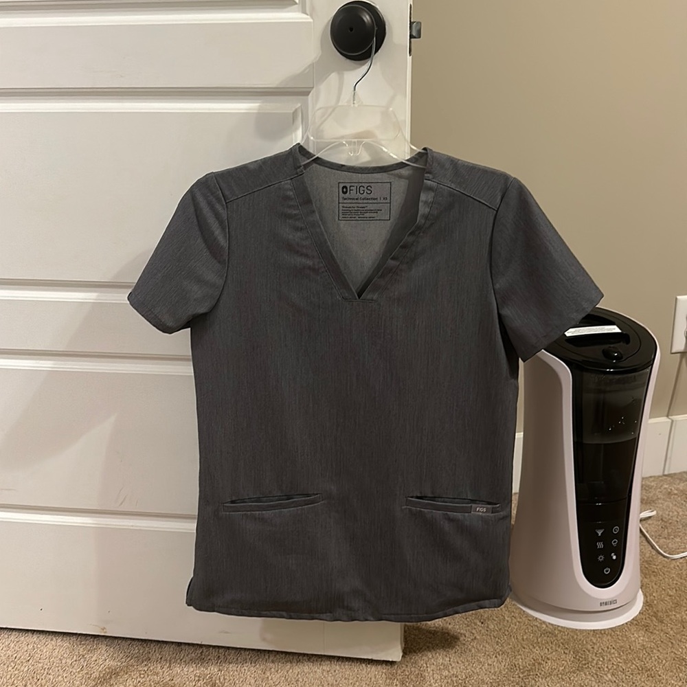 Figs scrub top